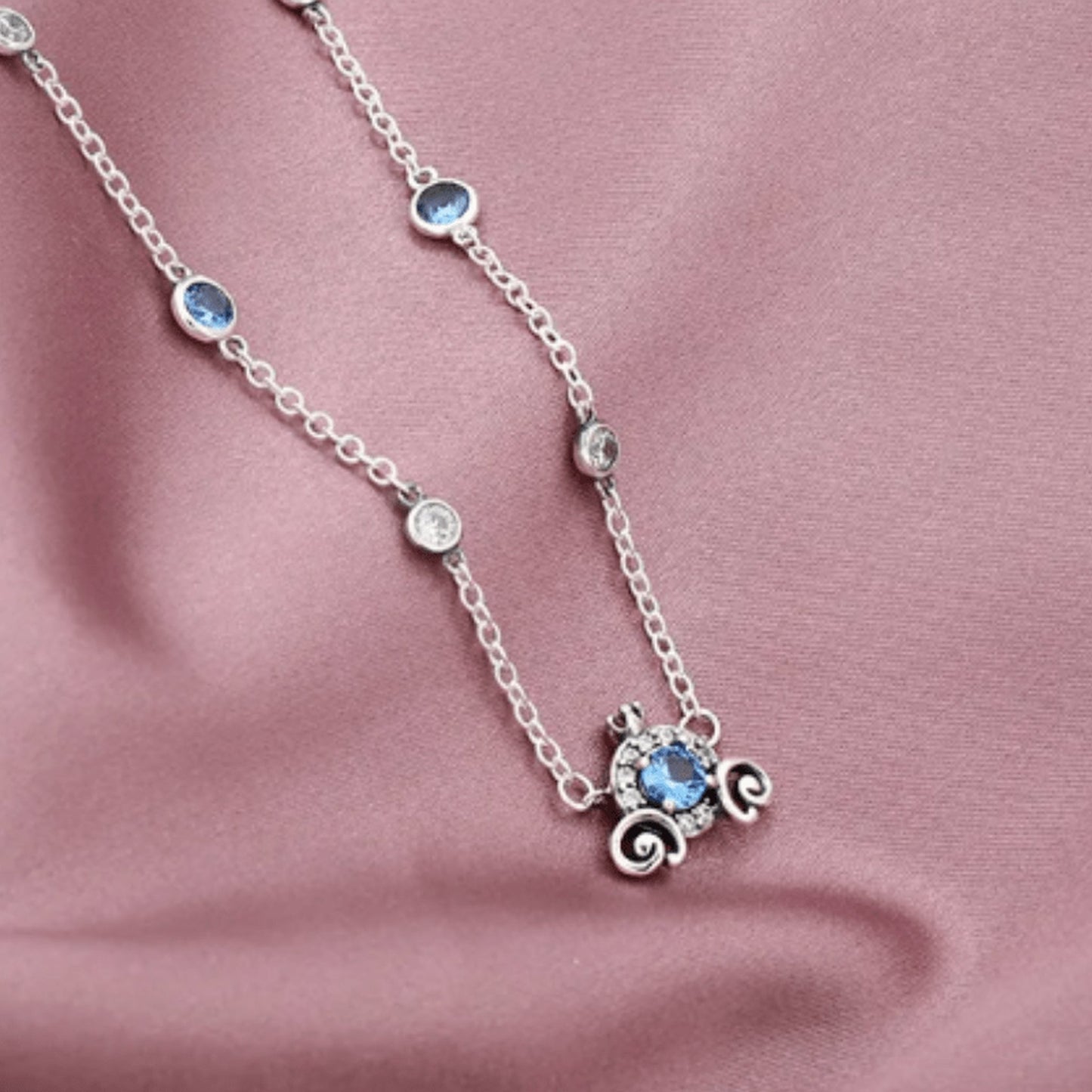 Cinderella Carriage Necklace ✨👑