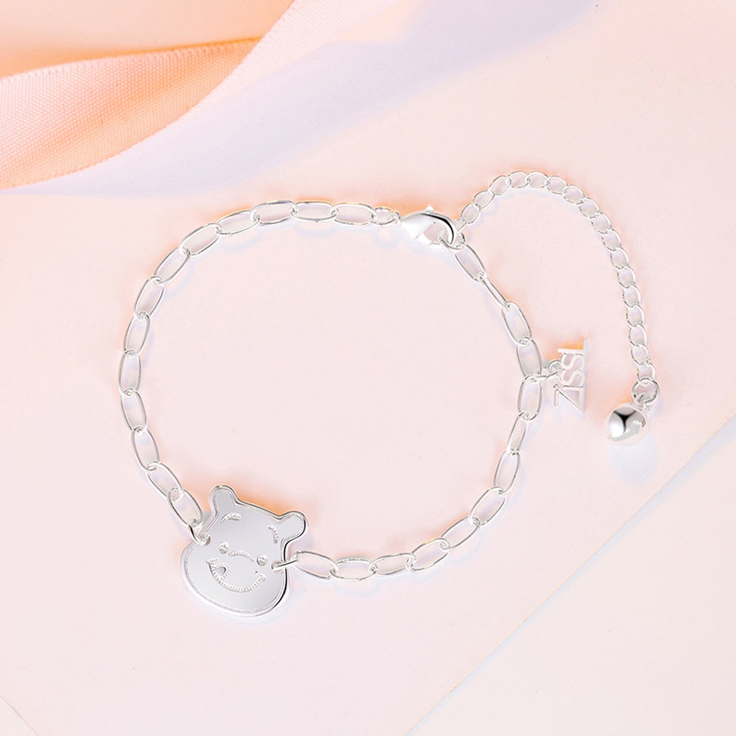 Winnie the Pooh Sweet Bracelet - Honey Charm Edition 🍯🐻✨