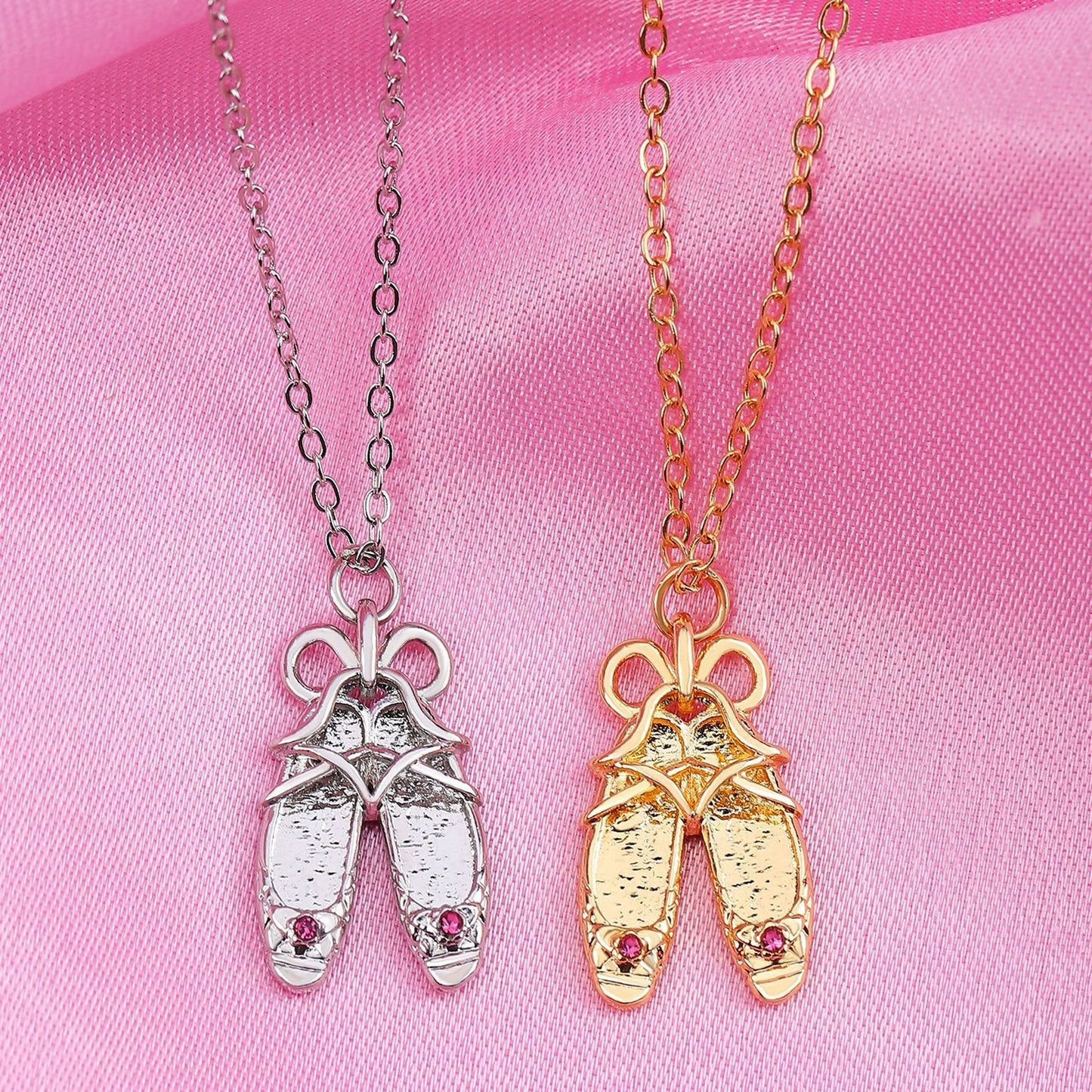 Barbie 12 Dancing Princesses Ballet Necklace 🩰✨💖