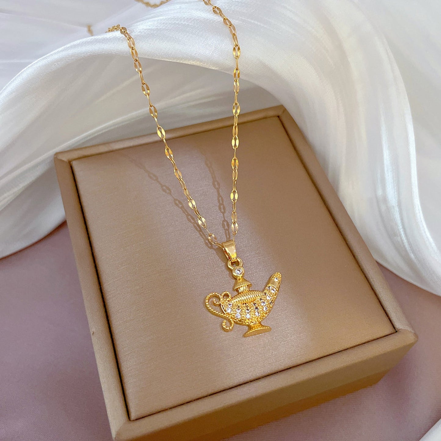Aladdin Magic Lamp Necklace ✨🕌💫